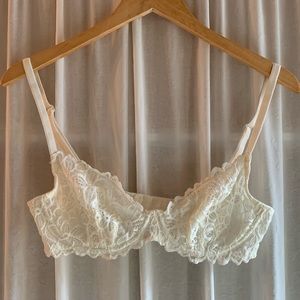 5/$30 Victoria Secret size 36B